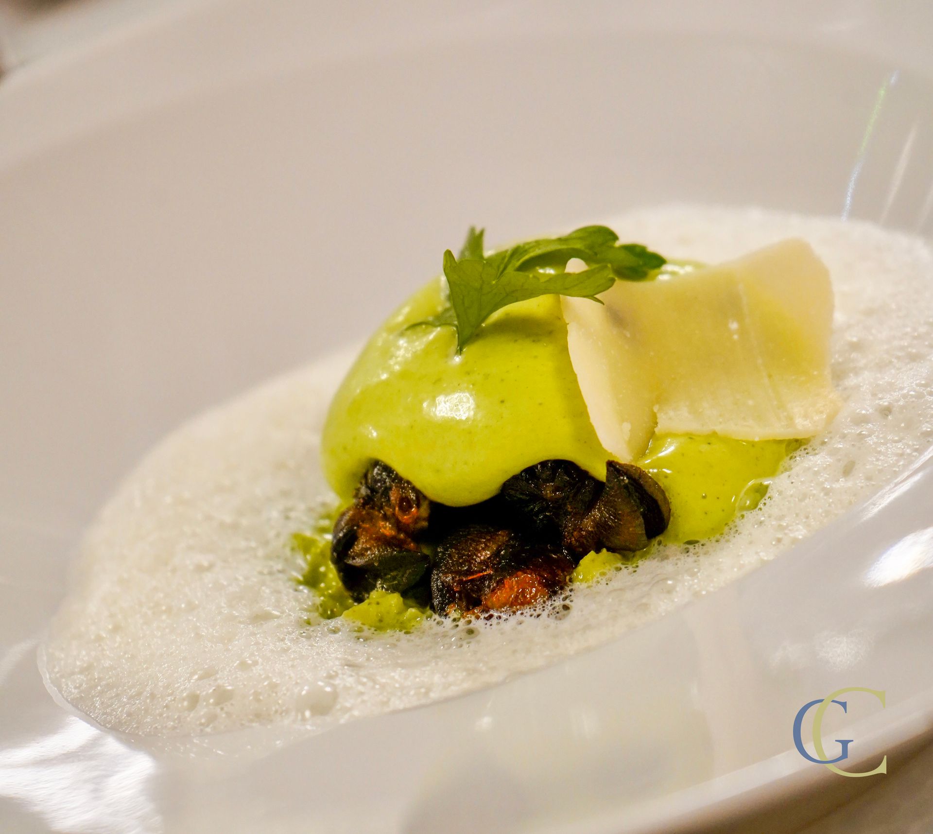 Risotto crémeux au cresson, escargots de Touraine, Parmesan, émulsion persillade