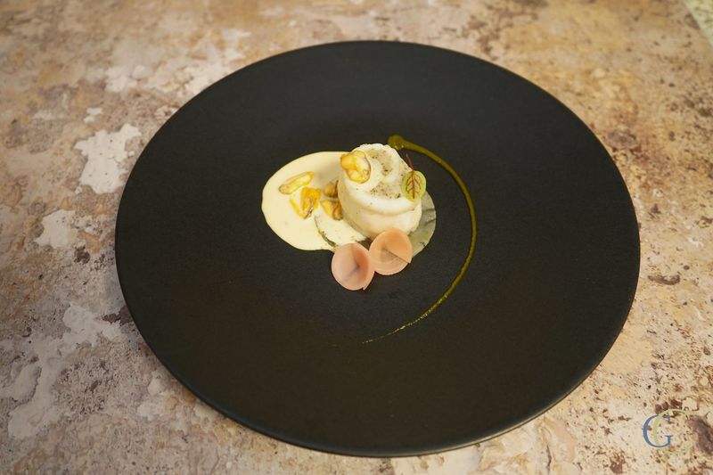 Sole à la Diepoise, Carpaccio de gambas, marinere aux moules