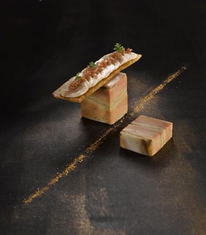 Foie gras de canard et esturgeon, tartine de champignons à l'huile noix