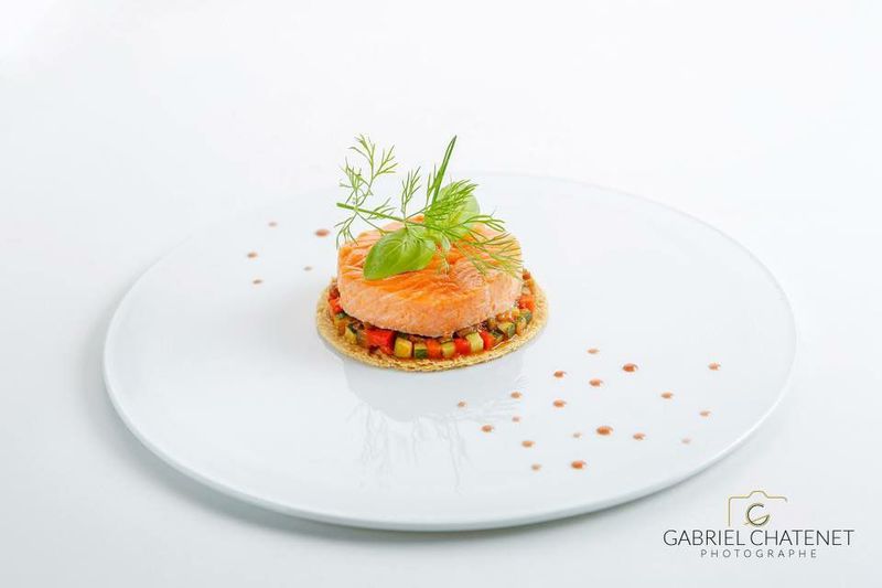 Tarte fine à la truite de Gensac, ratatouille et beurre de cassis de Saintonge