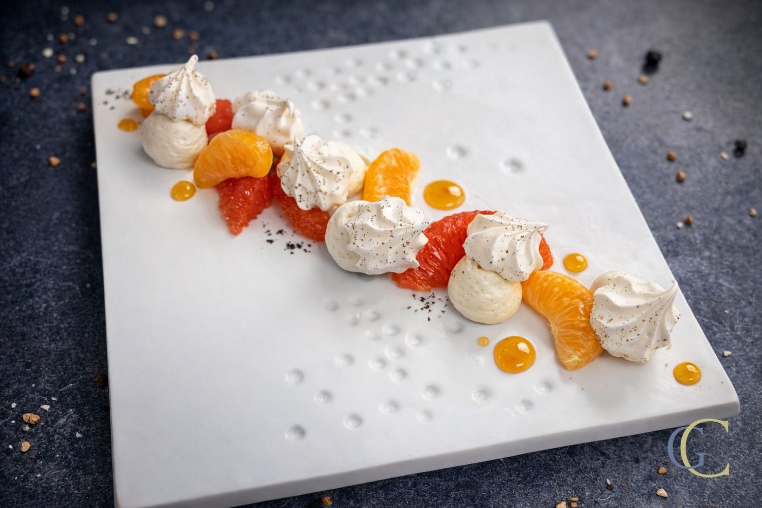 Pavlova clémentines et pomelos, ganache montée vanille de Tahiti, caramel d’agrumes à la fleur de sel