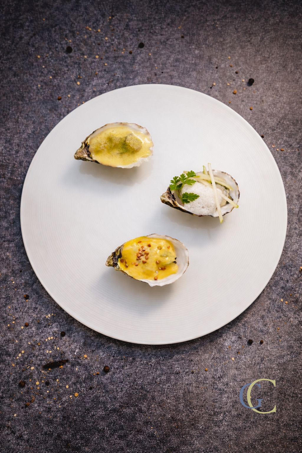 Huîtres Gillardeau pochées, butternut et kasha, poireaux et sabayon, granny smith et celeri
