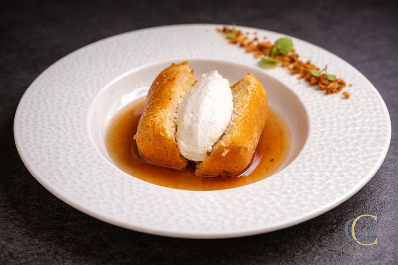 Baba à l'hydromel façon pain d'épices et crème fouettée