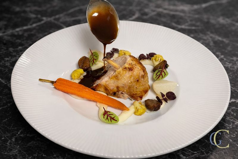 Coquelet farci façon grand-mère et légumes d'antan glacés