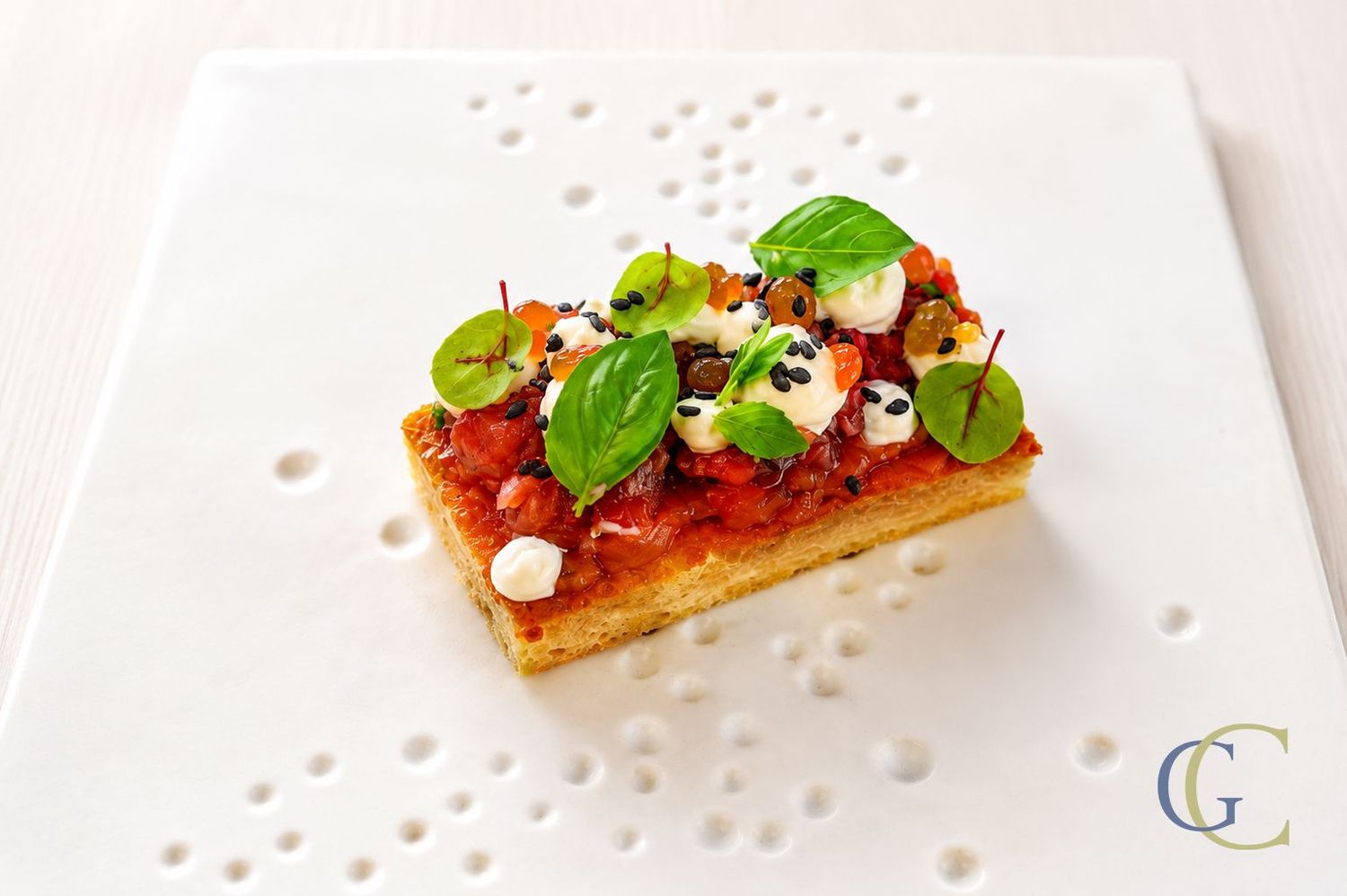 Focaccia, tomate basilic,  siphon de Sainte-Maure de Touraine