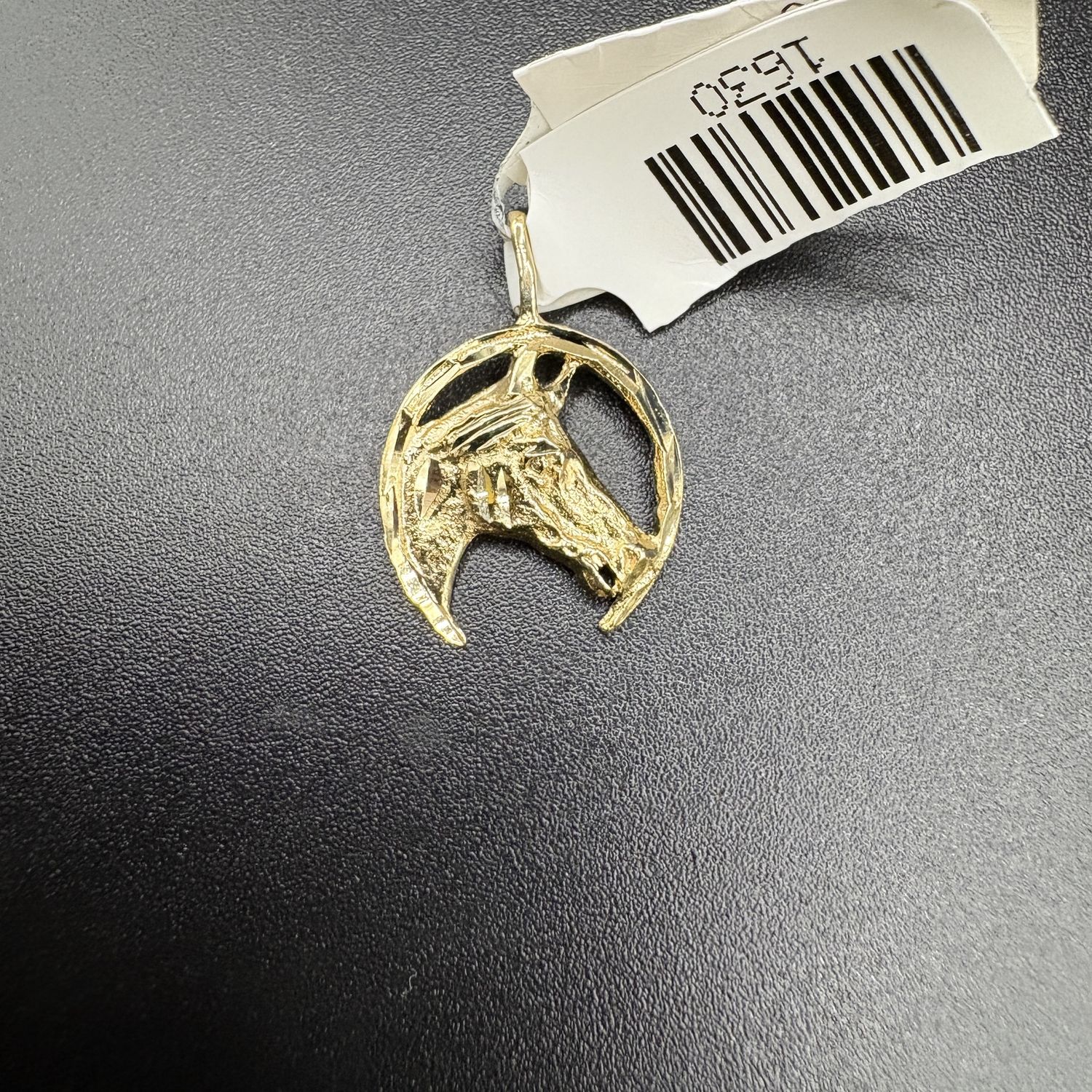 14K HORSE IN HORSESHOE PENDANT