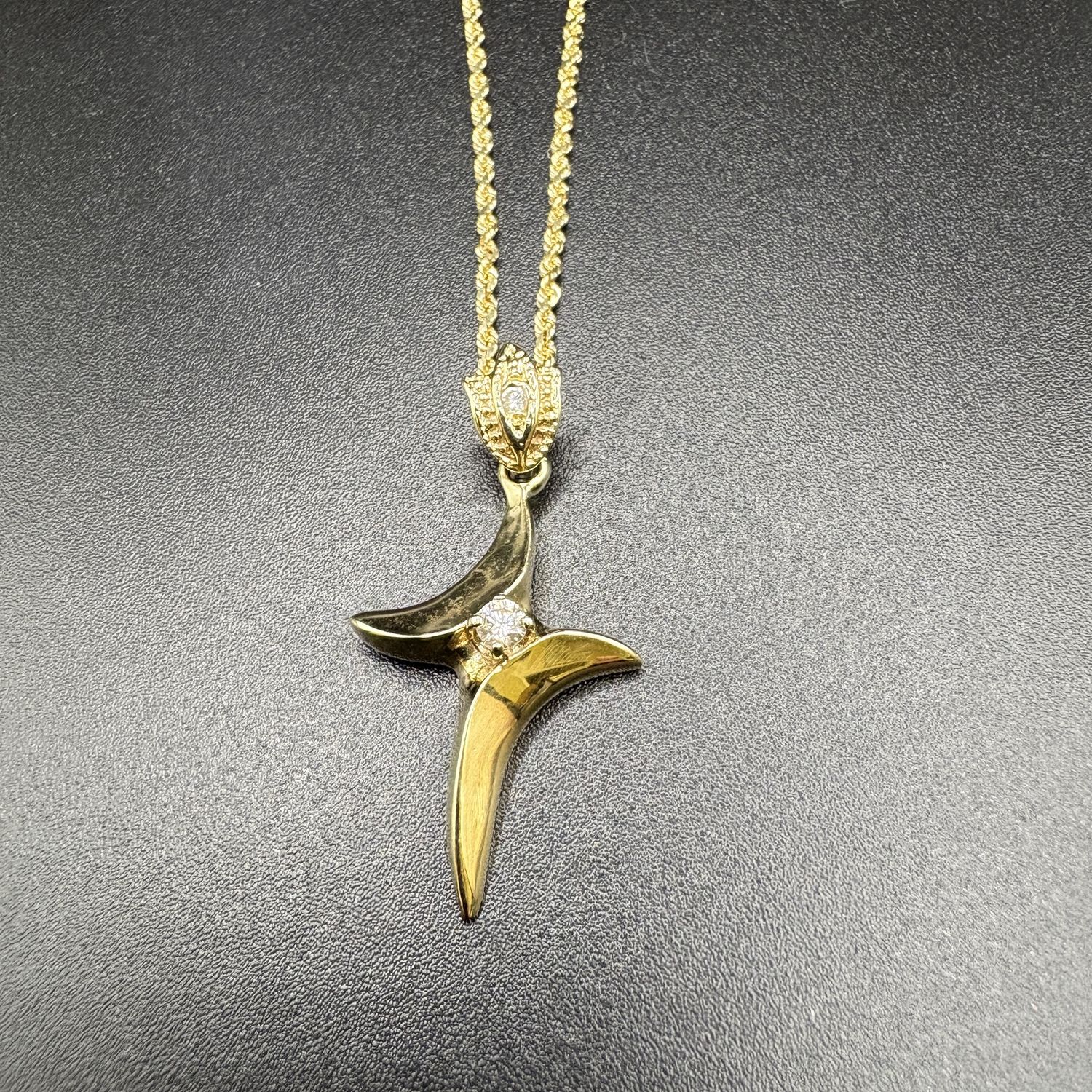 14K ETERNAL LOVE CROSS WITH CENTER DIAMOND PENDANT AND CHAIN19&quot;