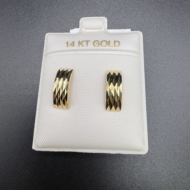 14K DIAMOND CUT HUGGIE HOOP EARRINGS