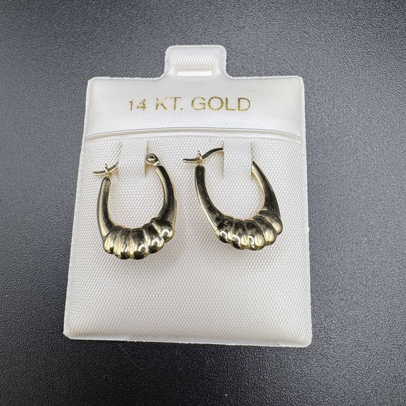 14K  VINTAGE OVAL SMALL SCALLOPED HOOPS