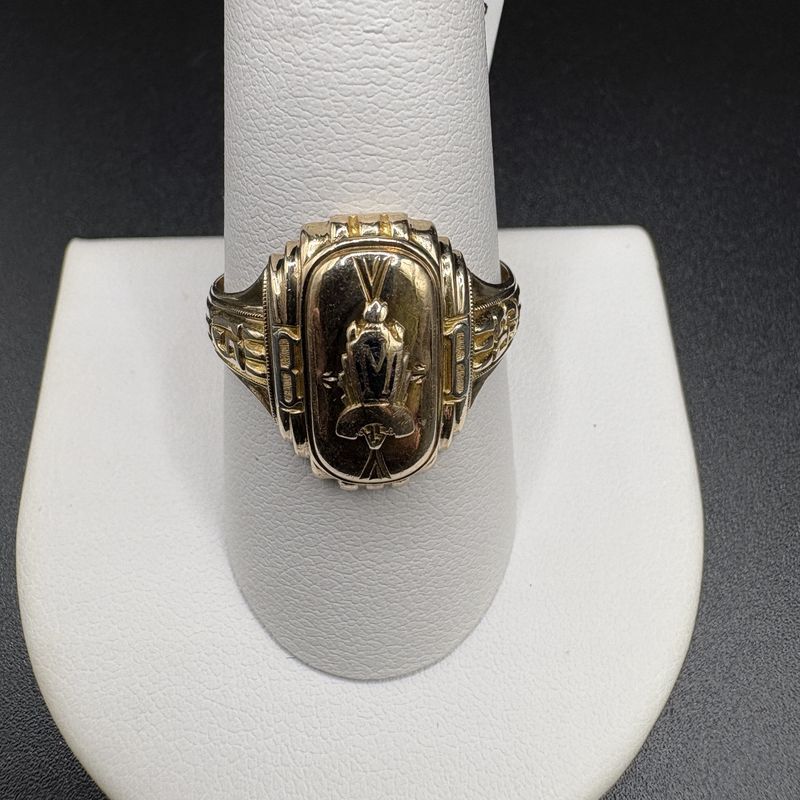 10K VINTAGE  1943 CLASS  "M" RING SIZE 10.5