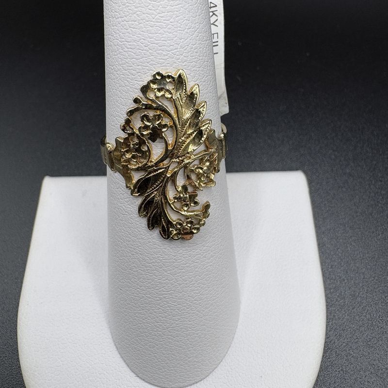 14K VINTAGE  FLORAL FILIGREE RING SIZE 6.5