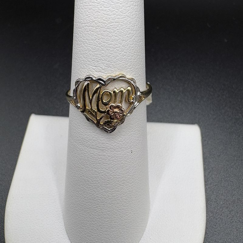 10K MOM INSIDE HEART WITH ROSE RING SIZE 7