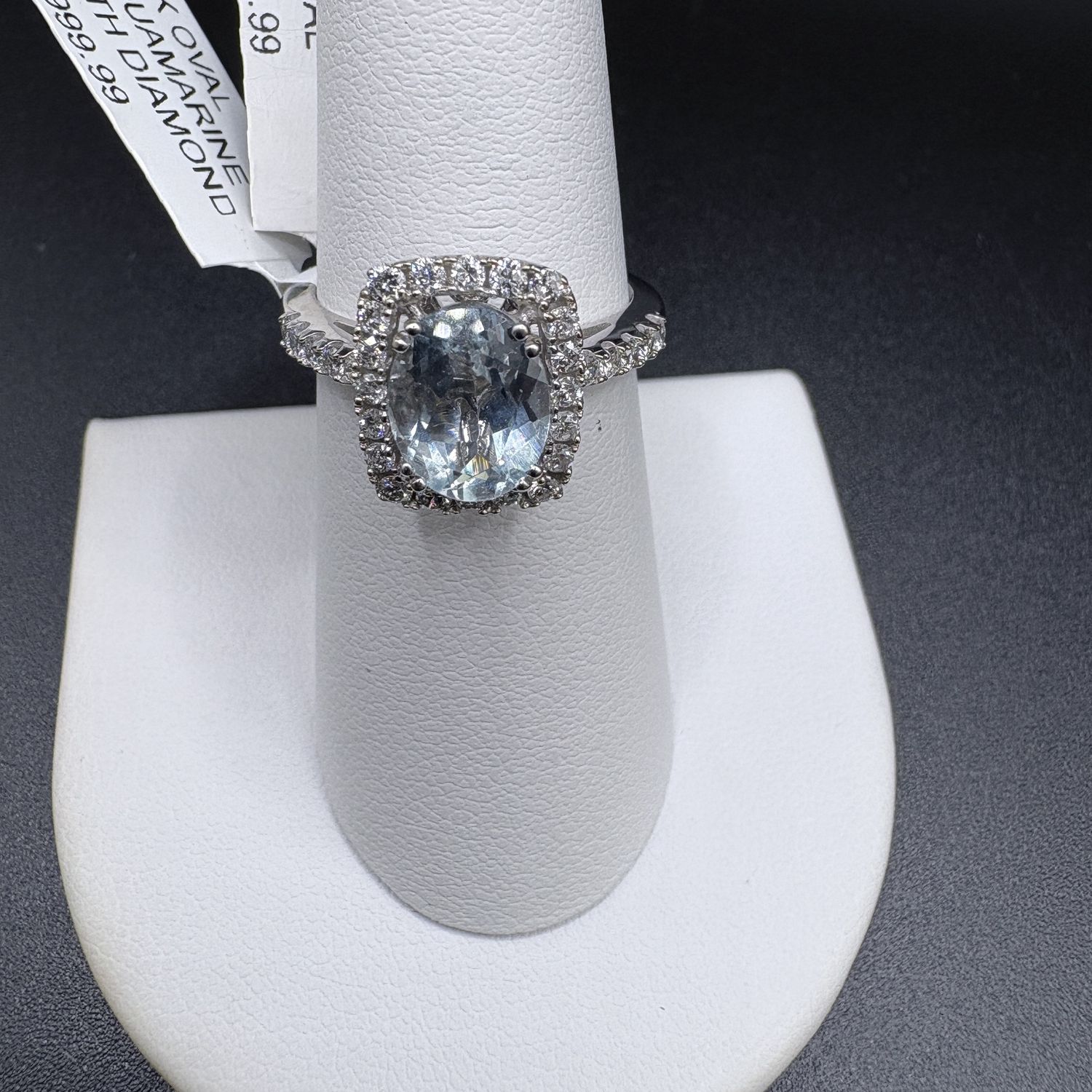 14K OVAL AQUAMARINE WITH DIAMOND RING SIZE 7