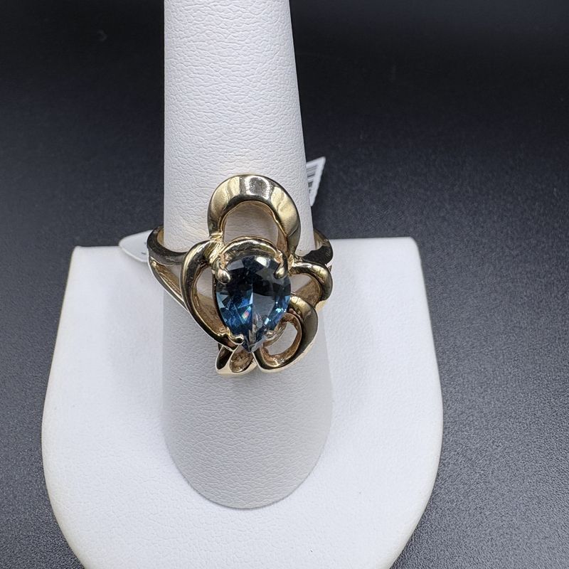 14K PEAR LONDON BLUE AND GOLD RING SIZE 10