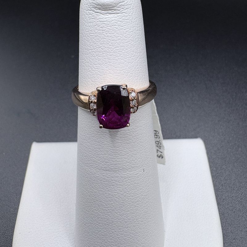 10K  OVAL RHODOLITE GARNET RING SIZE 4.5
