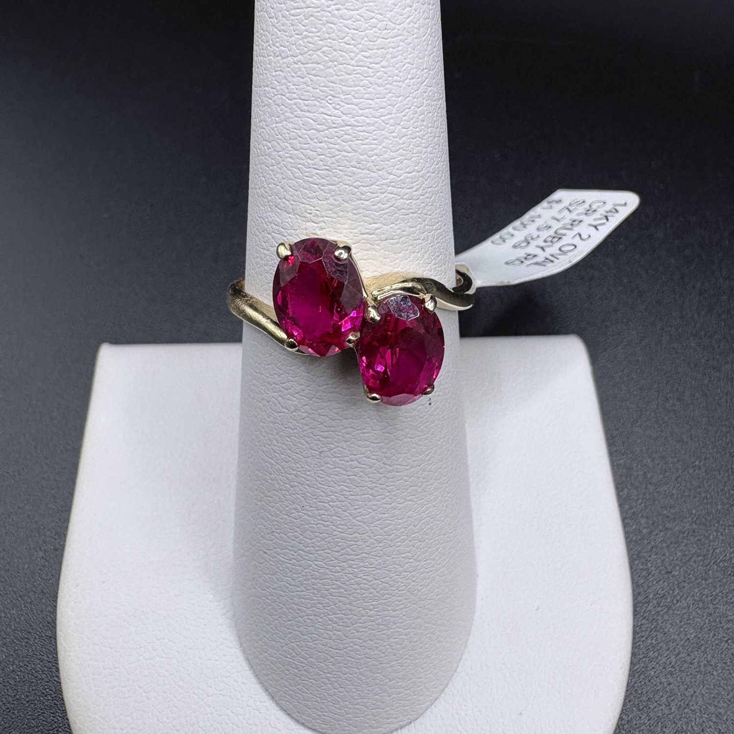 14K SISTER CREATED  OVAL RUBY RING SIZE 7.5