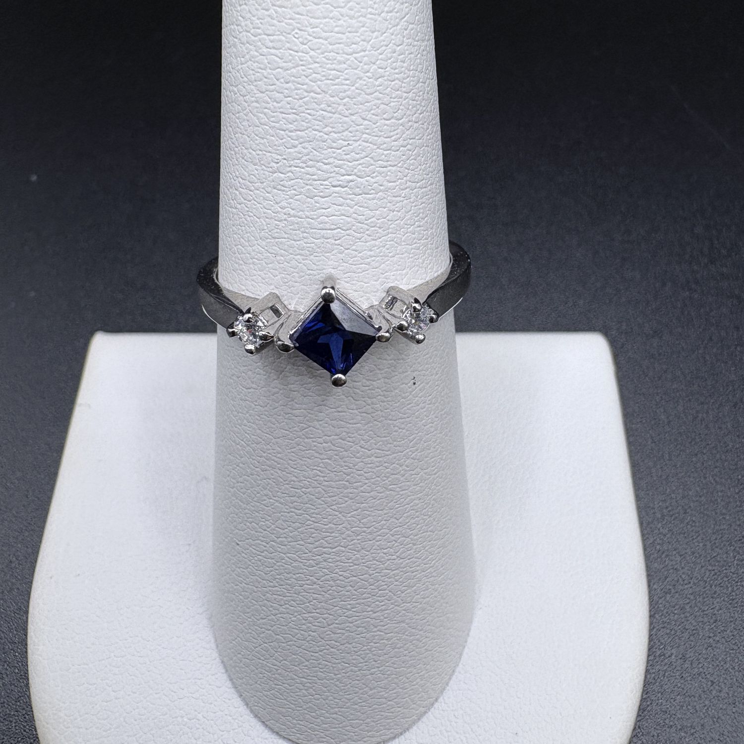 10K WHITE GOLD CREATED SAPPHIRE PRINCESS CUT AND LAB DIAMOND RING, SIZE 7, 1.9G