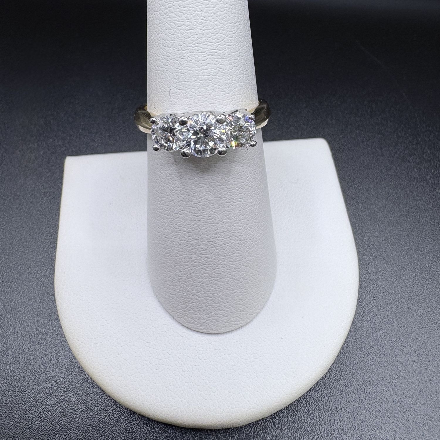 18k 3 STONE ZALES SIGNATURE DIAMOND RING 1.36CT, SIZE 7.5, 6.04G