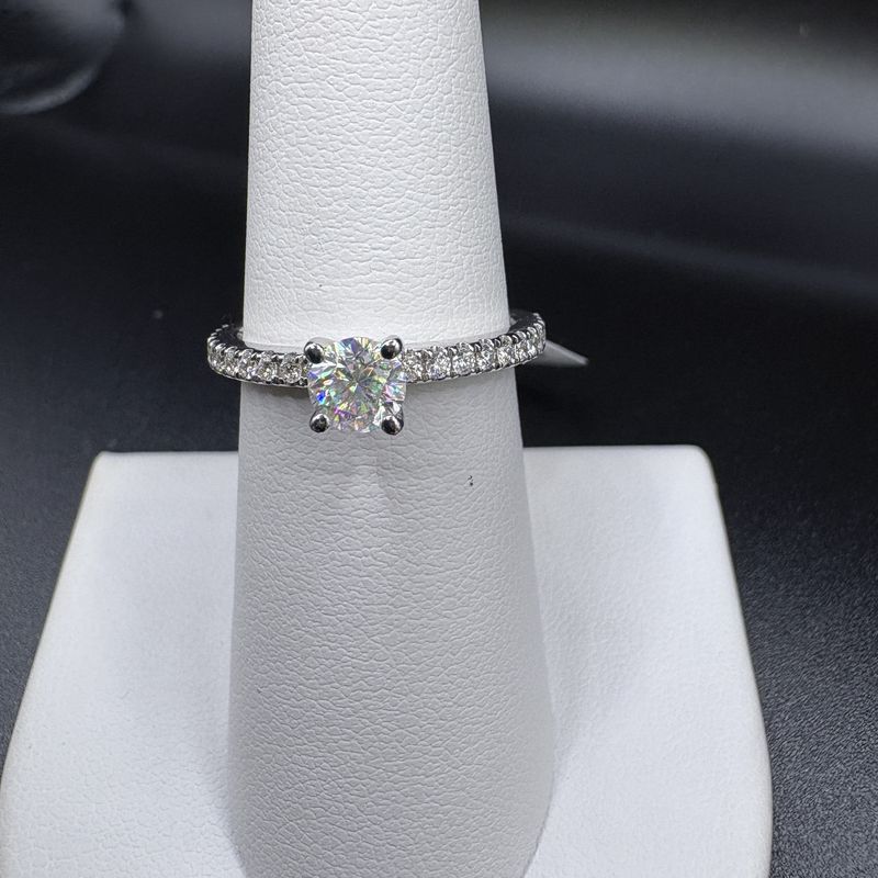 14K .70 CTW, FIRST LIGHT ROUND 0.48CT CENTER, DIAMONDS IN SHANK