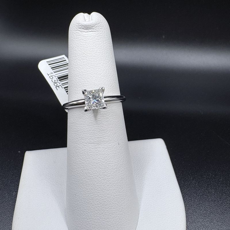 14K 0.75CT PRINCESS CUT NATRUAL DIAMOND SOLITARE RG SZ5 2G