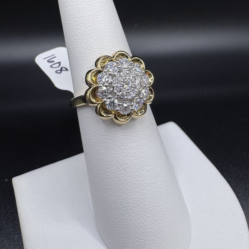 18K APROX 0.63 CTW NATURAL DIAMOND, FLORAL DESIGN RING SIZE 6, 4.9G