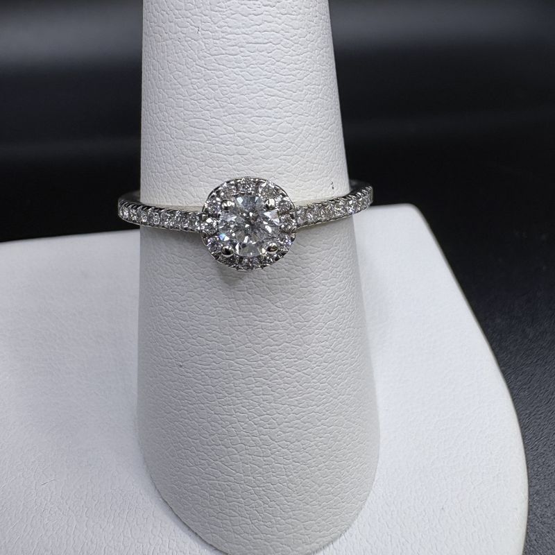 14K APROX 1/2 CARAT NATURAL DIAMOND ROUND, WITH HALO, AND ROUND STONES IN BAND, 2.4G, SIZE 8 3/4