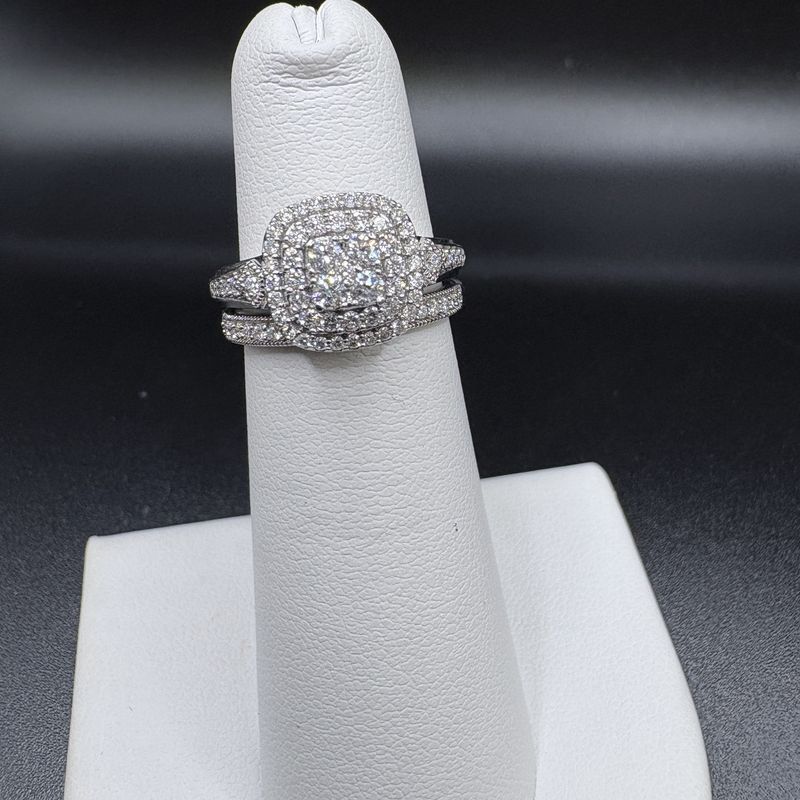 10K APROX 1/2 CTW NATURAL DIAMOND WEDDING SET, SIZE 4.25,  4G