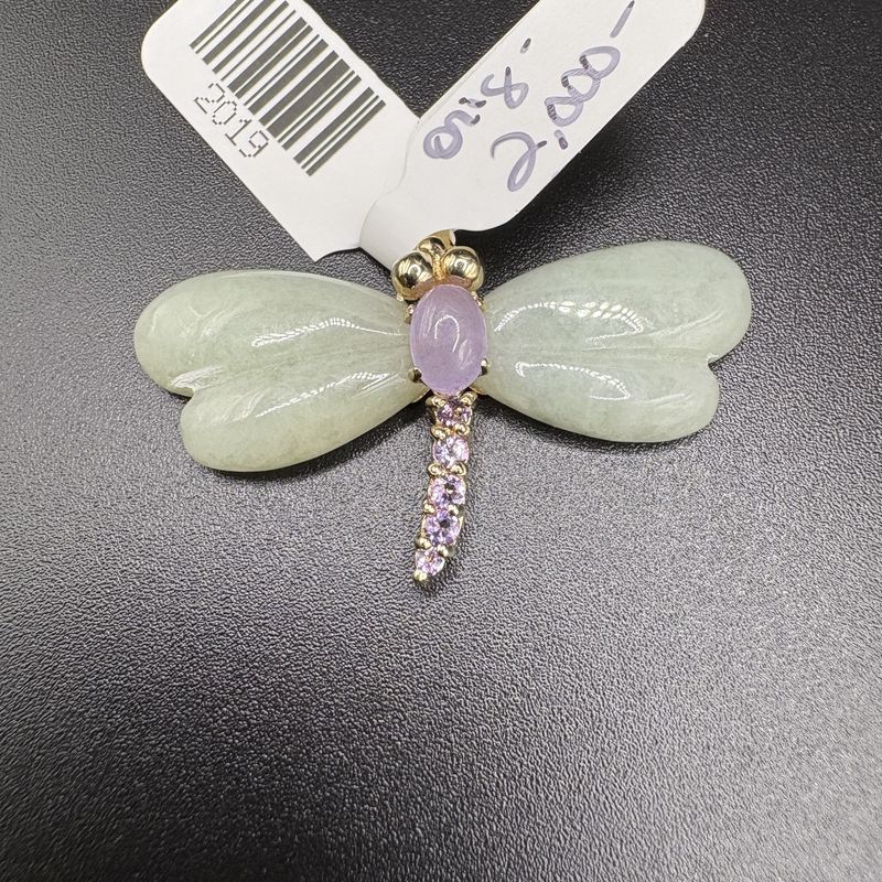 10K JADE DRAGONFLY- GREEN APPLE AND LAVENDER JADE, 5 AMETHYST,  PENDANT 5.16G