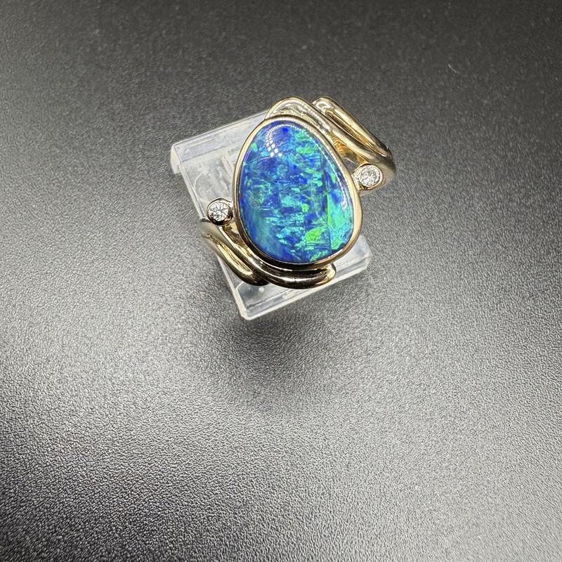 14K BLACK OPAL DOUBLET WITH ACCENT NATURAL DIAMONDS, SIZE 7 1/4,  2.95G