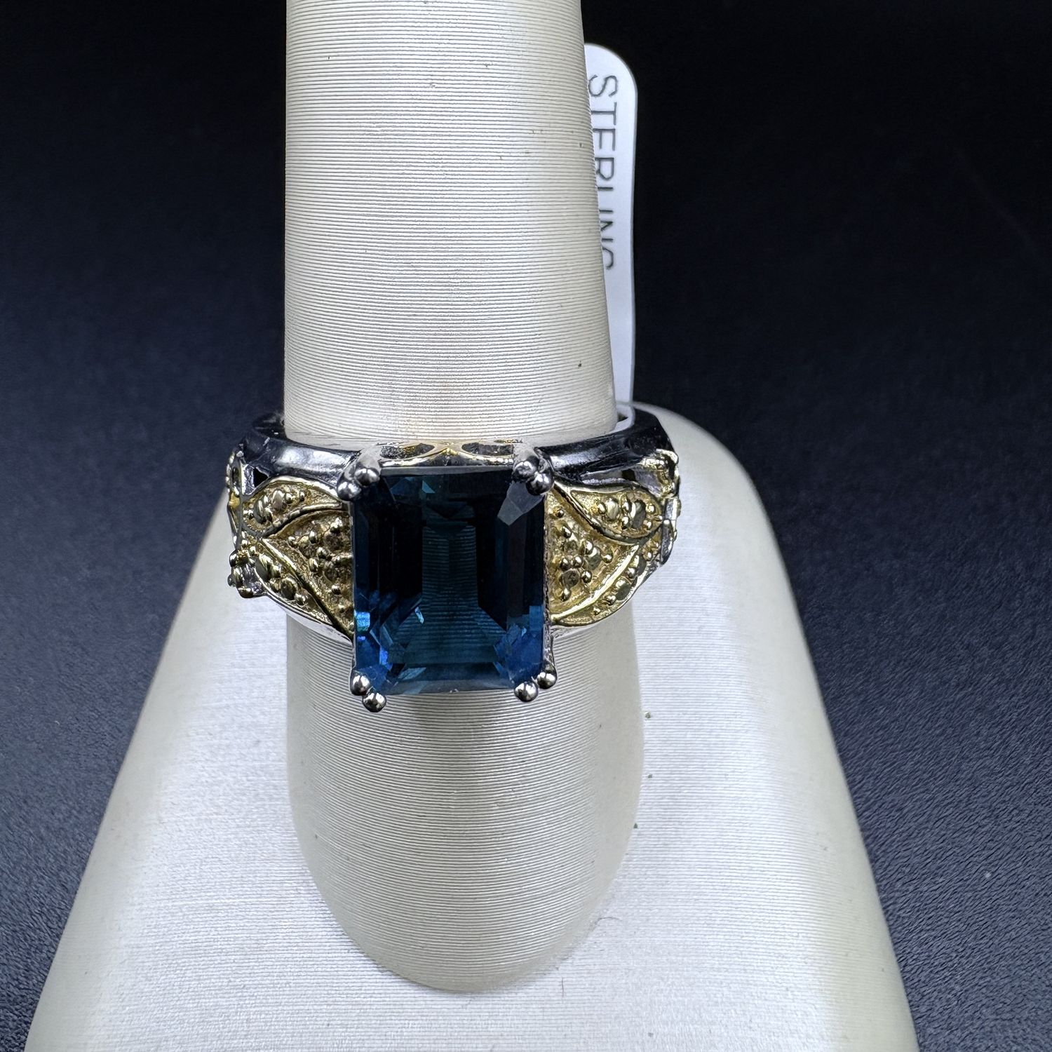STERLING SILVER BLUE TOPAZ RING SIZE 8