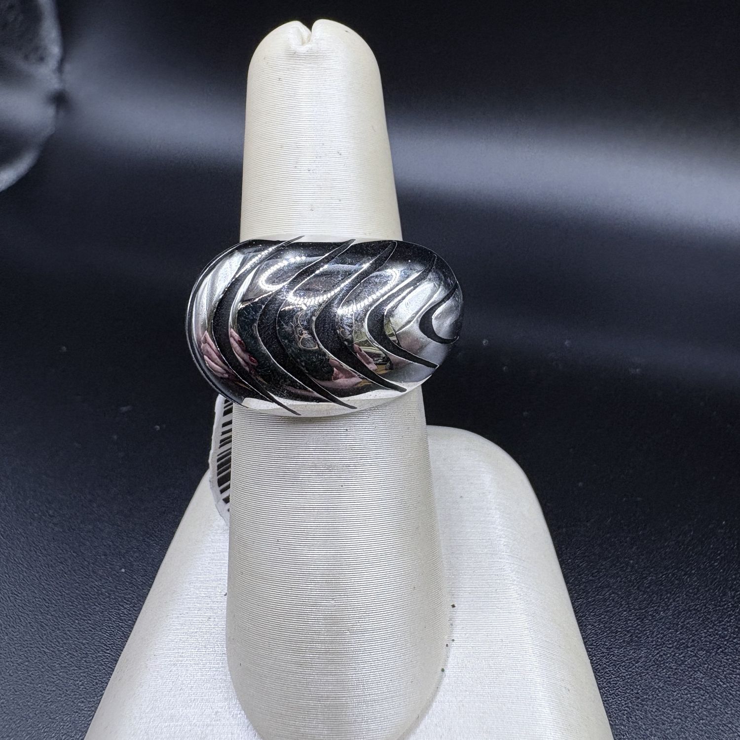 STERLING SILVER WAVE RING SIZE 6