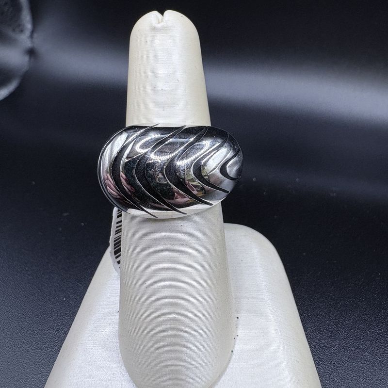 STERLING SILVER WAVE RING SIZE 6
