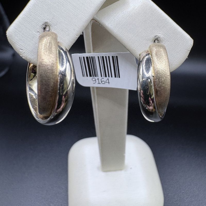 14K  DOUBLE HOOP POLISHED AND BRUSHED FINISH EARRINGS