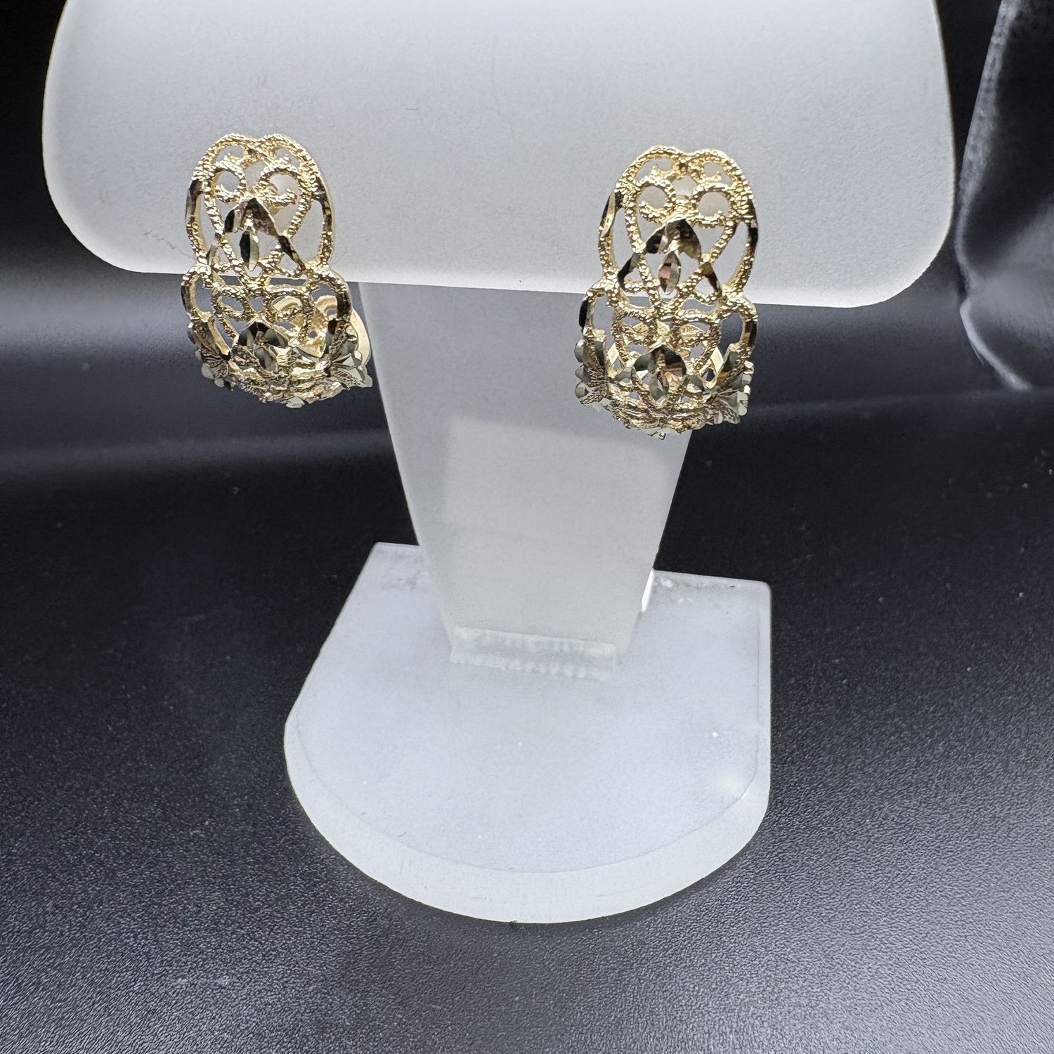 14K ORNATE VINTAGE FILIGREE &quot;J&quot; HOOP