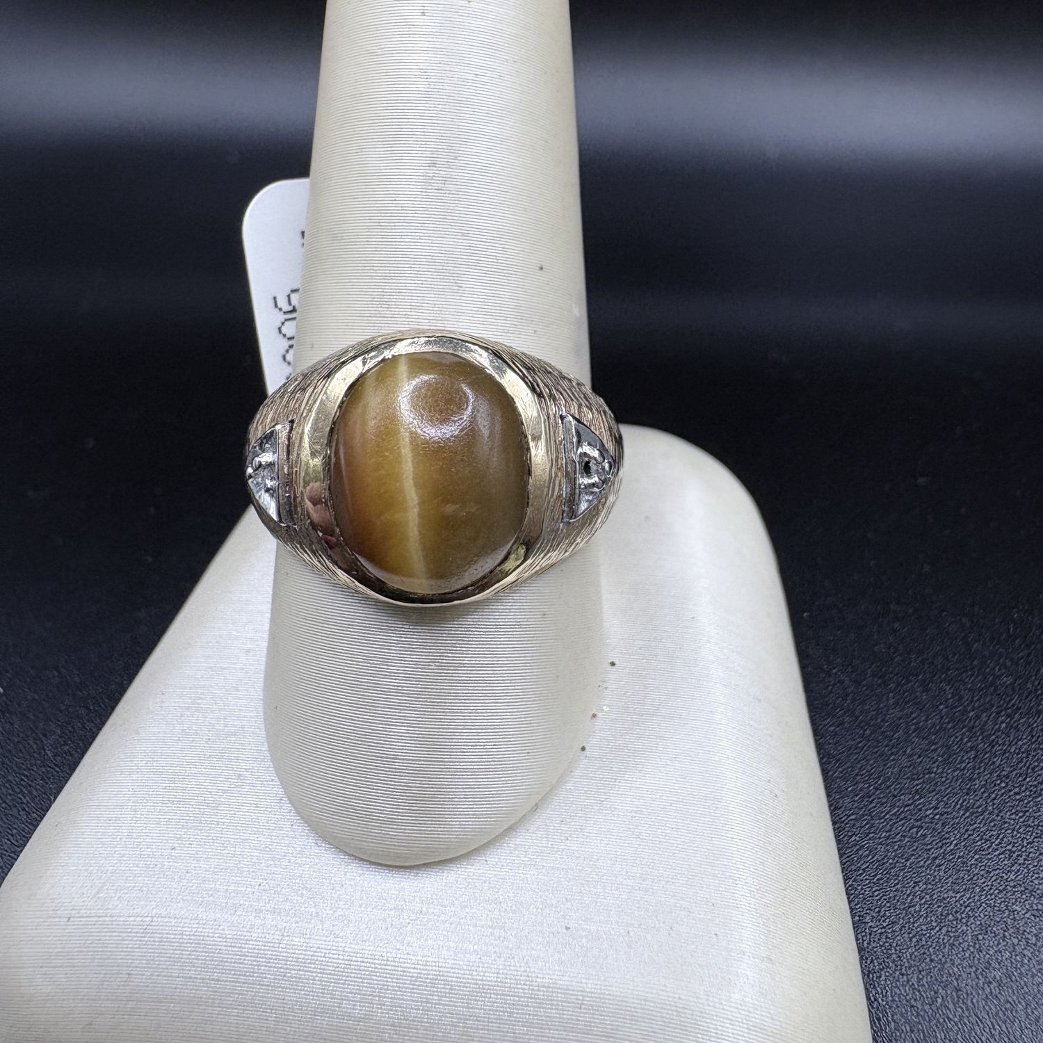 10k TIGER&#39;S EYE CABOCHON, WITH DIAMOND ACCENTS,  SIZE 11, 6.4G
