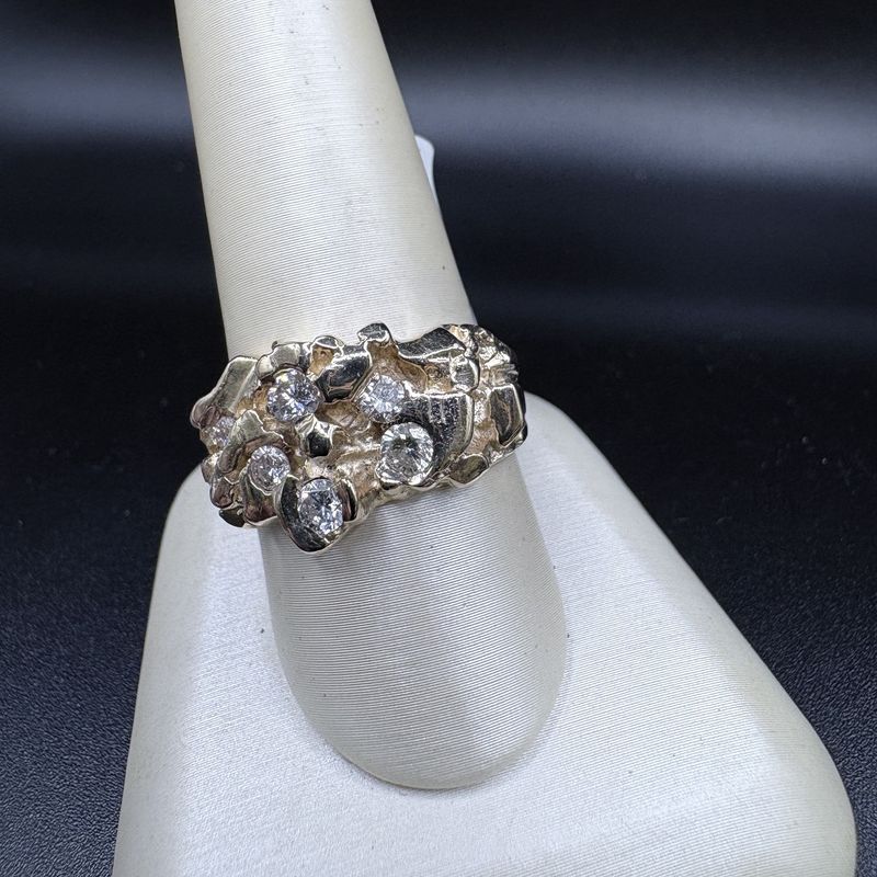 14K MEN'S NUGGET RING, SIZE 8.5, APROX 1/2 CTW DIAMONDS, 8.8G