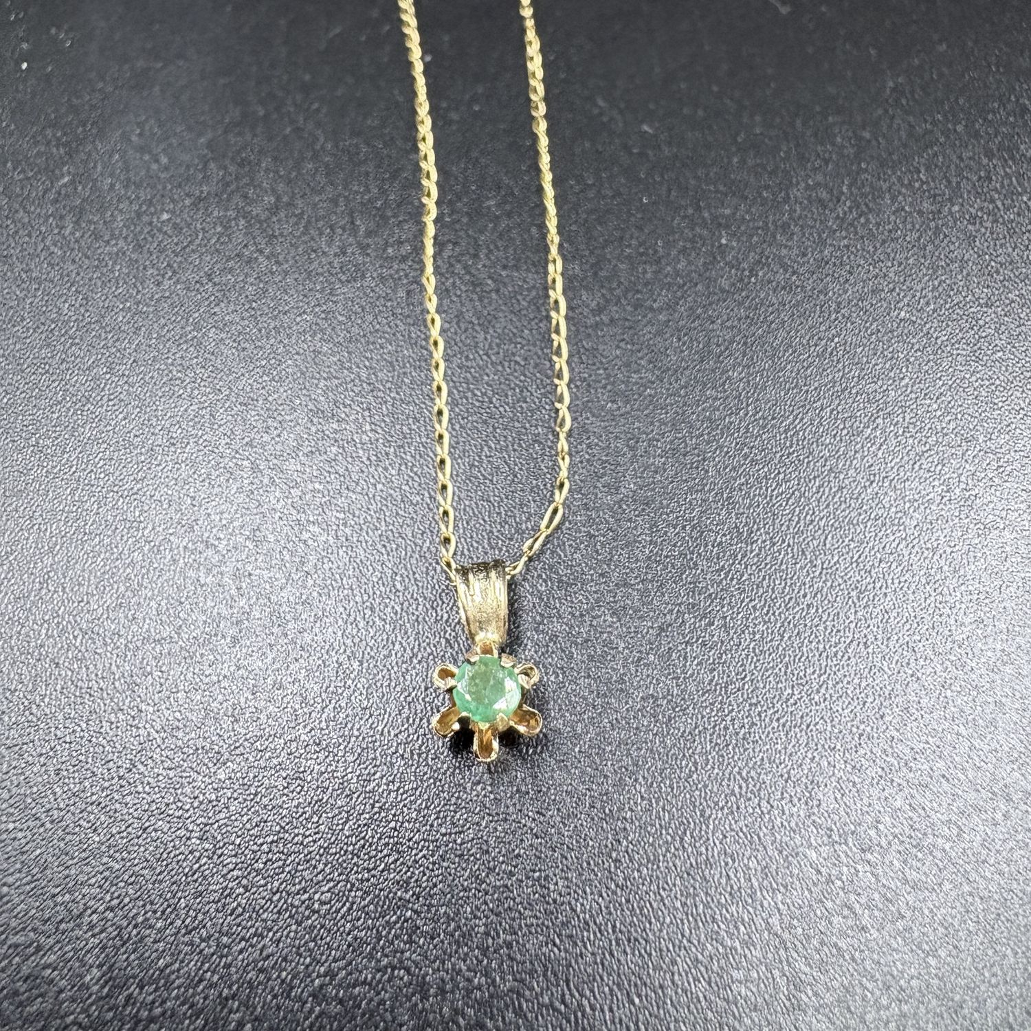 14K BUTTERCUP EMERALD PENDANT WITH CHAIN 18&quot;