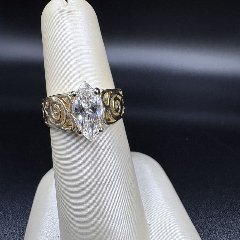 18K SPIRAL  DESIGN CUBIC ZIRCONIA MARQUIS RING SIZE 5, 4.2G
