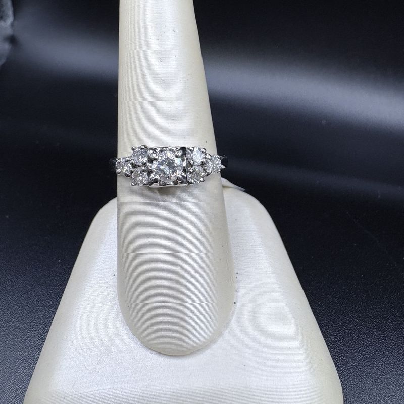 14K .25 ROUND BRILLIANT CUT NATURAL DIAMOND CENTER WITH ADDITIONAL DIAMONDS, .61CT TOTAL ENGAGEMENT RING SIZE 7.5 3G