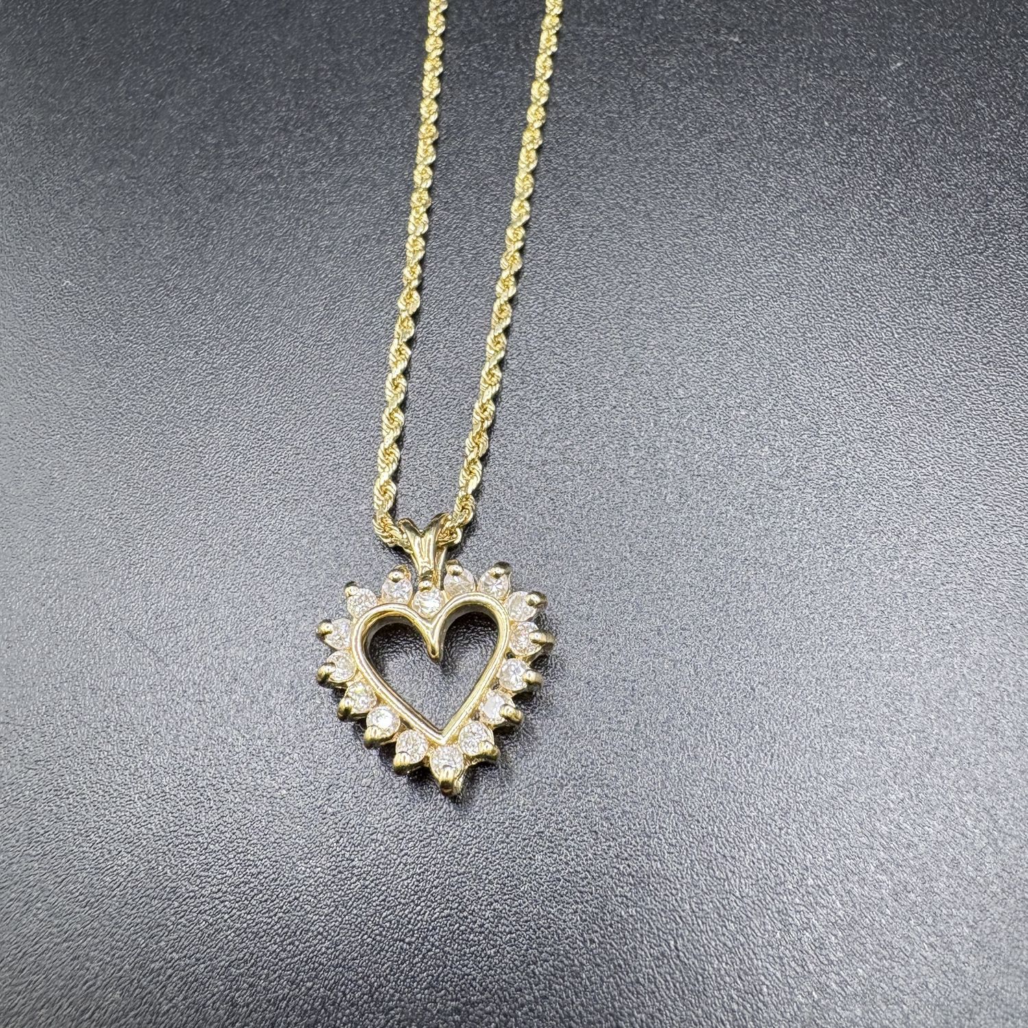 10K HEART WITH .10CTW DIAMOND SIDE PENDANT AND CHAIN 18"