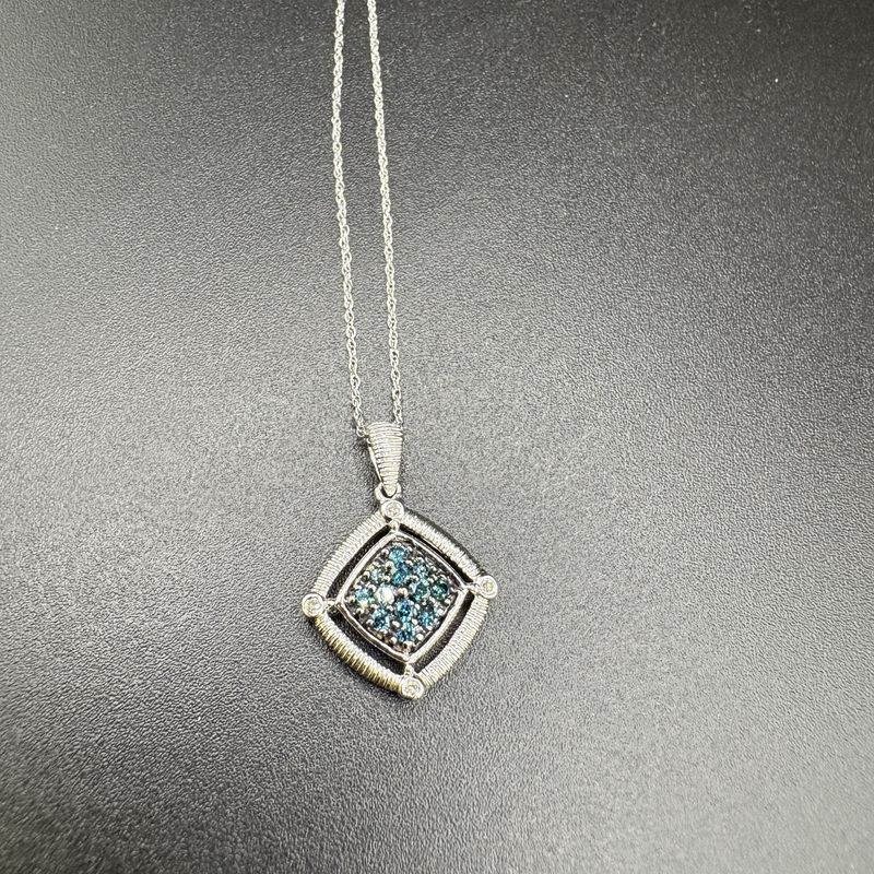 10KW APPROX 0.30 CT BLUE / WHITE DIAMOND PENDANT, 20 INCH CHAIN, 2 GRAMS