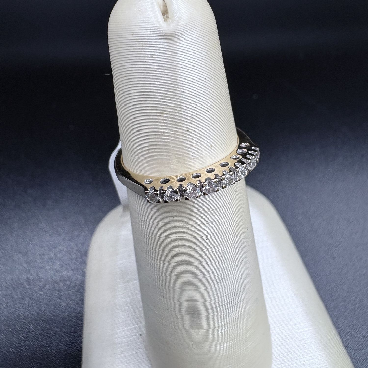 10K APROXIMATE  3/4 CARAT ROUND NATURAL DIAMOND CHANNEL SET BAND SIZE 7, 3.2G