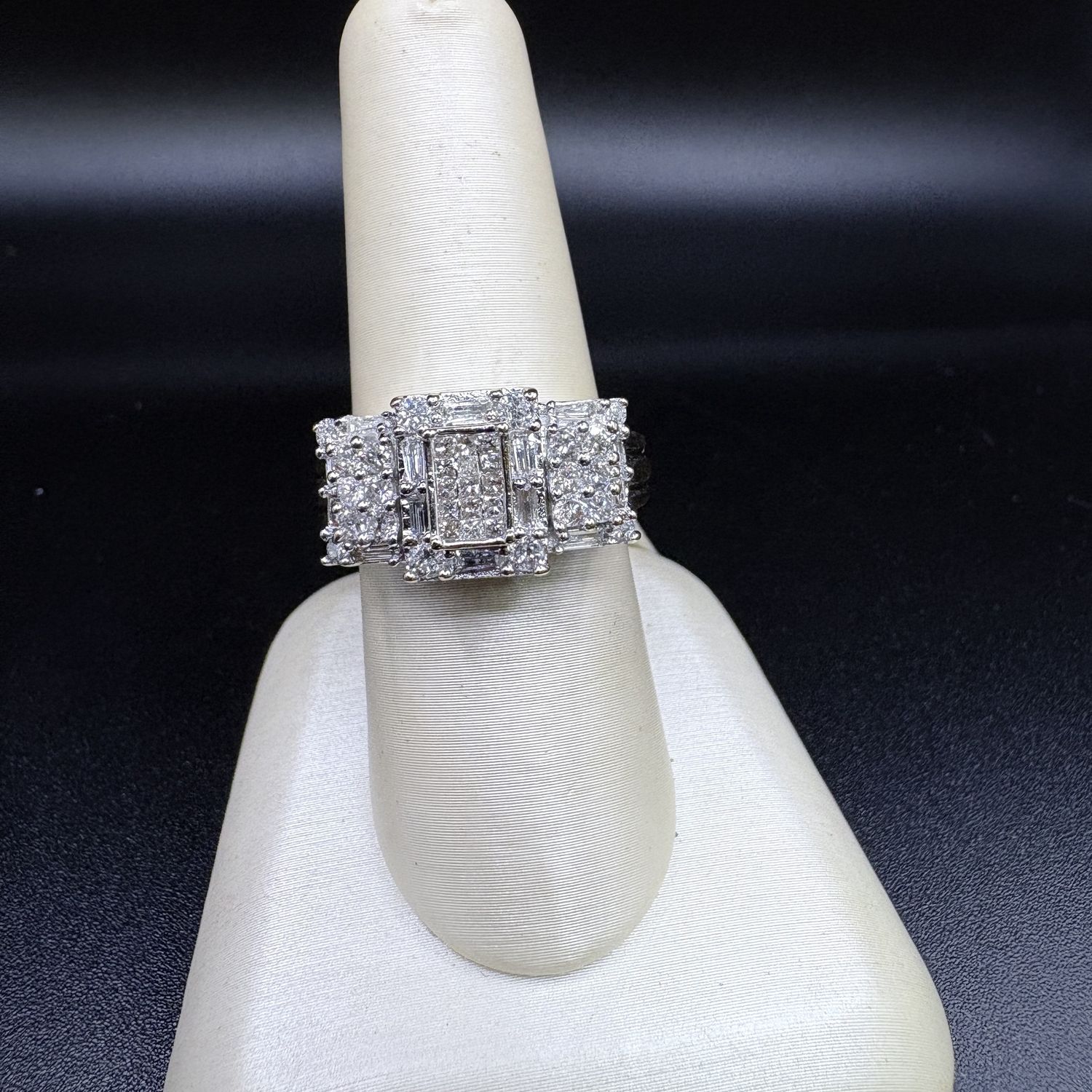 14K MULTISTONE, 3 CLUSTER, NATURAL DIAMOND RING APPROX 1.43 CT, SIZE 7, 7G