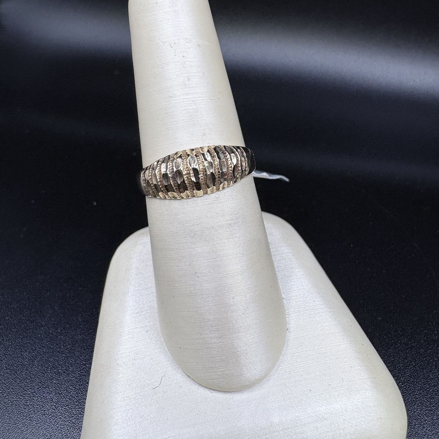 10K DIAMOND CUT DOME RING SIZE 6.5