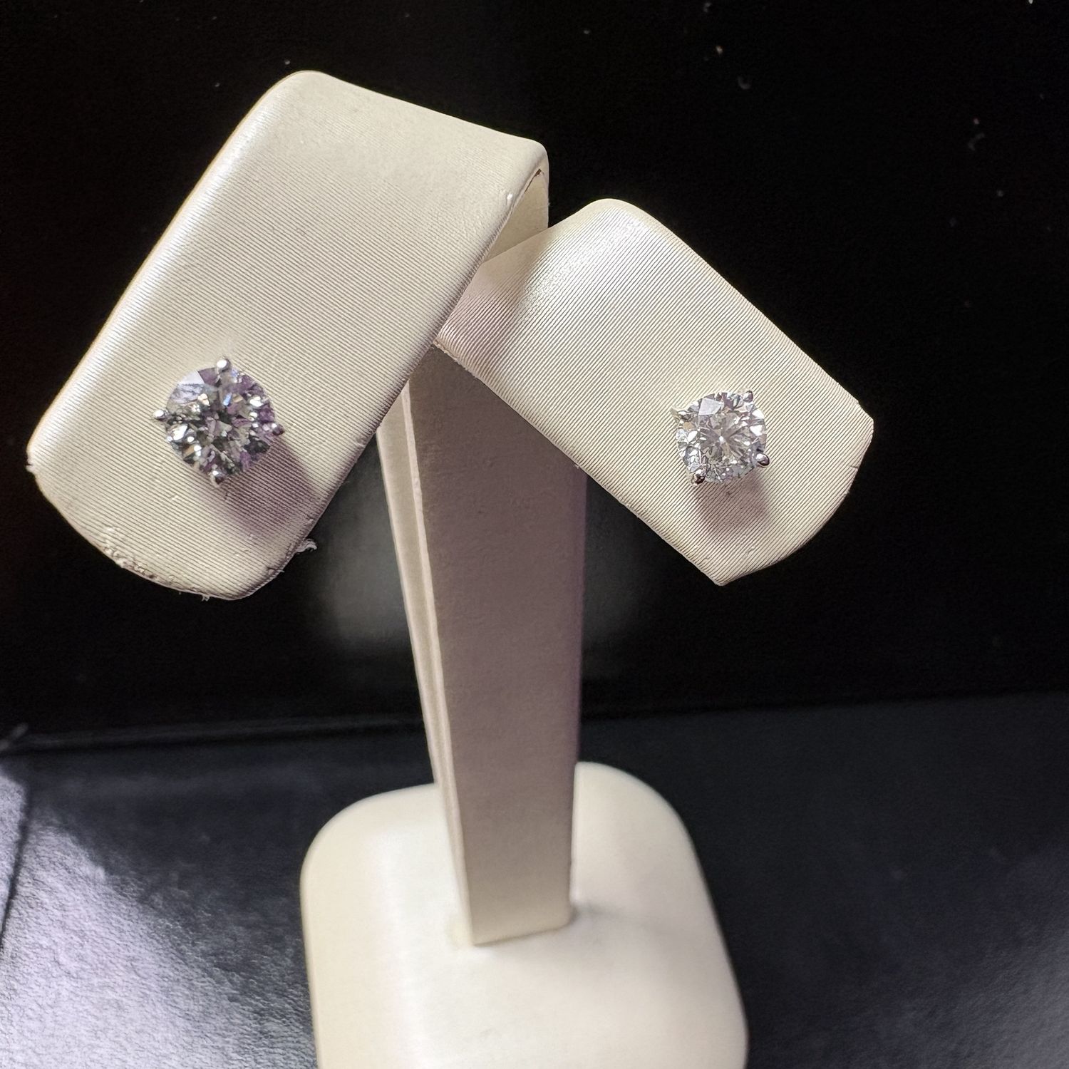 14K .80CTW ROUND NATURAL DIAMOND EARRINGS