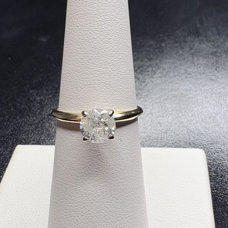 14K ROUND NATURAL DIAMOND RING SIZE 7.5
