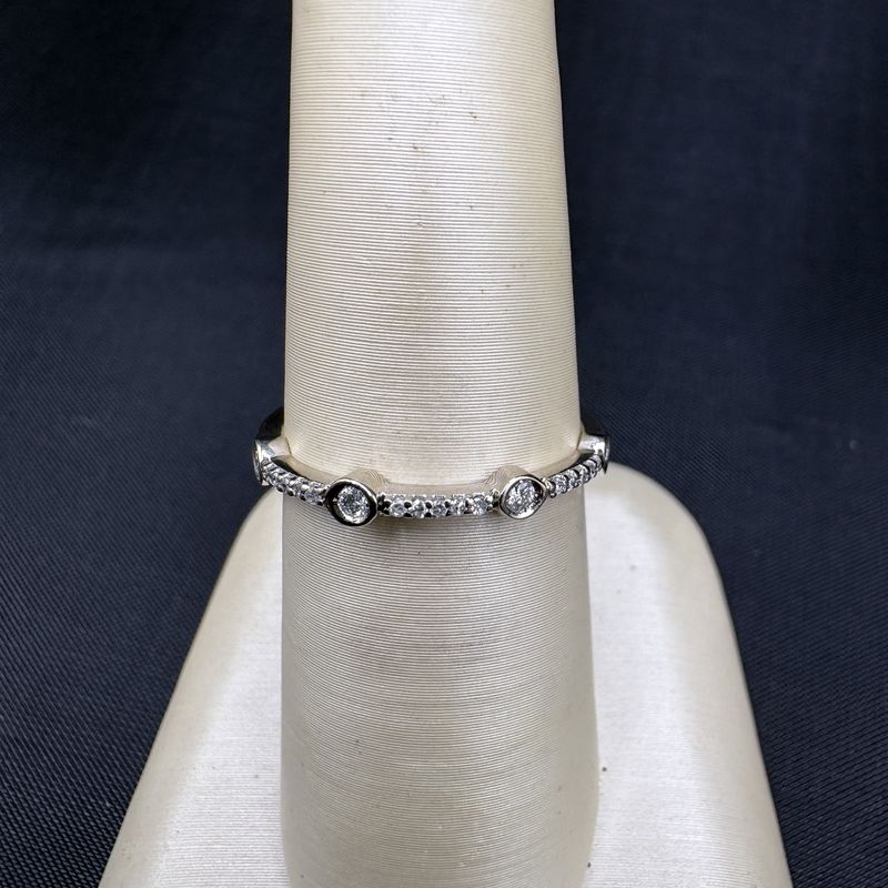 10K 19 ROUND DIAMOND .10CTW RING SIZE 6.25