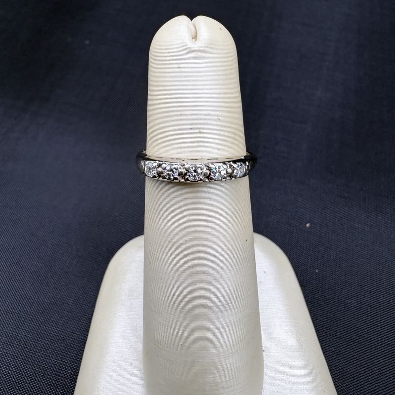 14K 5 ROUND DIAMOND .13CTW ANNIVERSARY BAND SIZE 4