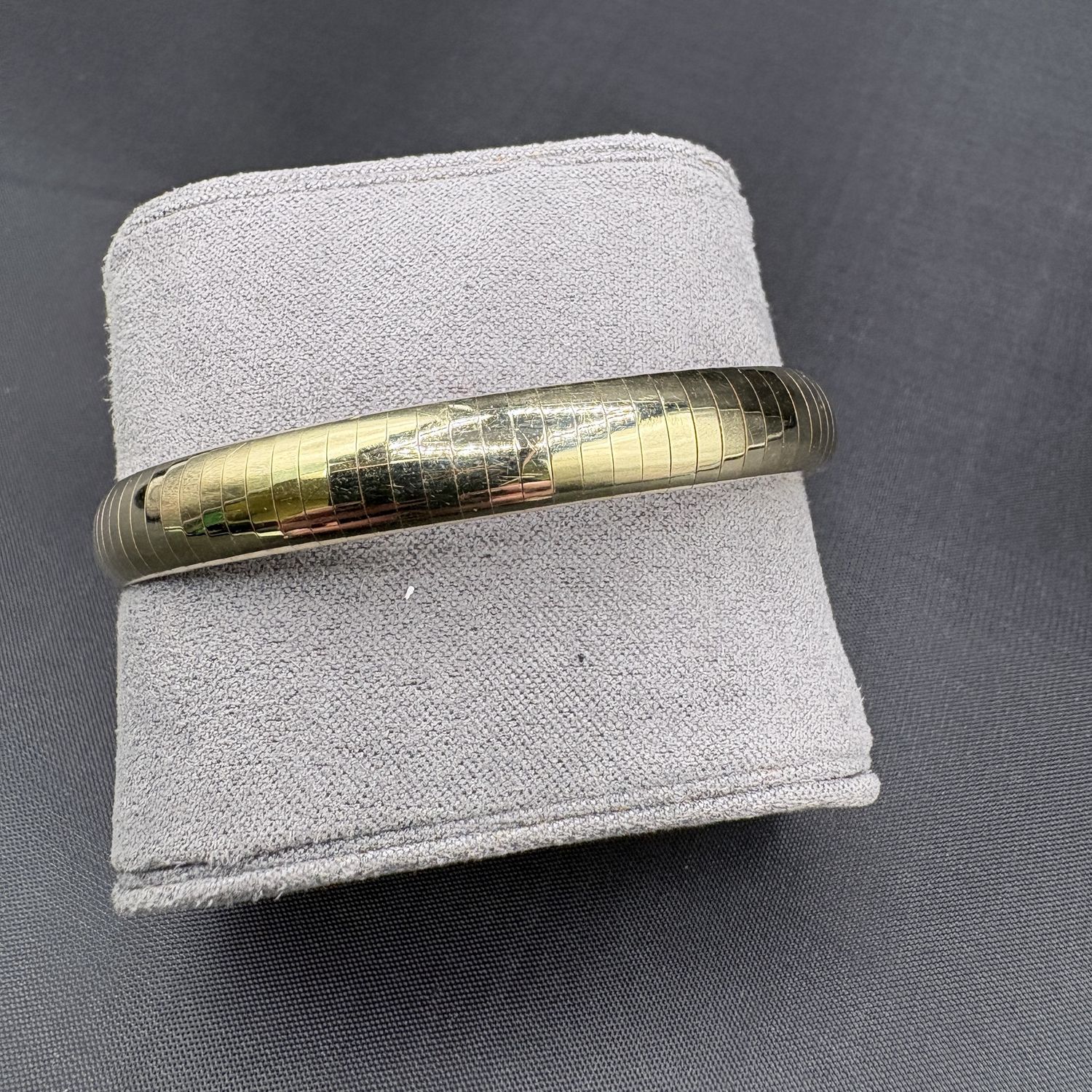 14KY FLEX BANGLE, 8MM WIDE, 7 INCHES, 23.1GRAMS