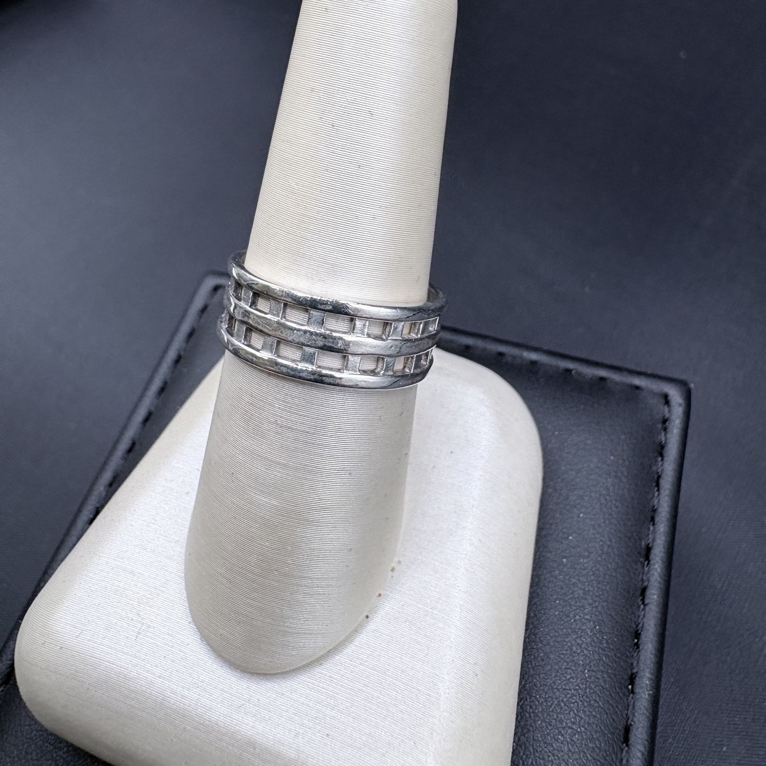 STERLING RING, NEGATIVE SPACE CHECKERBOARD DESIGN, SIZE 7, 3.2 GRAMS